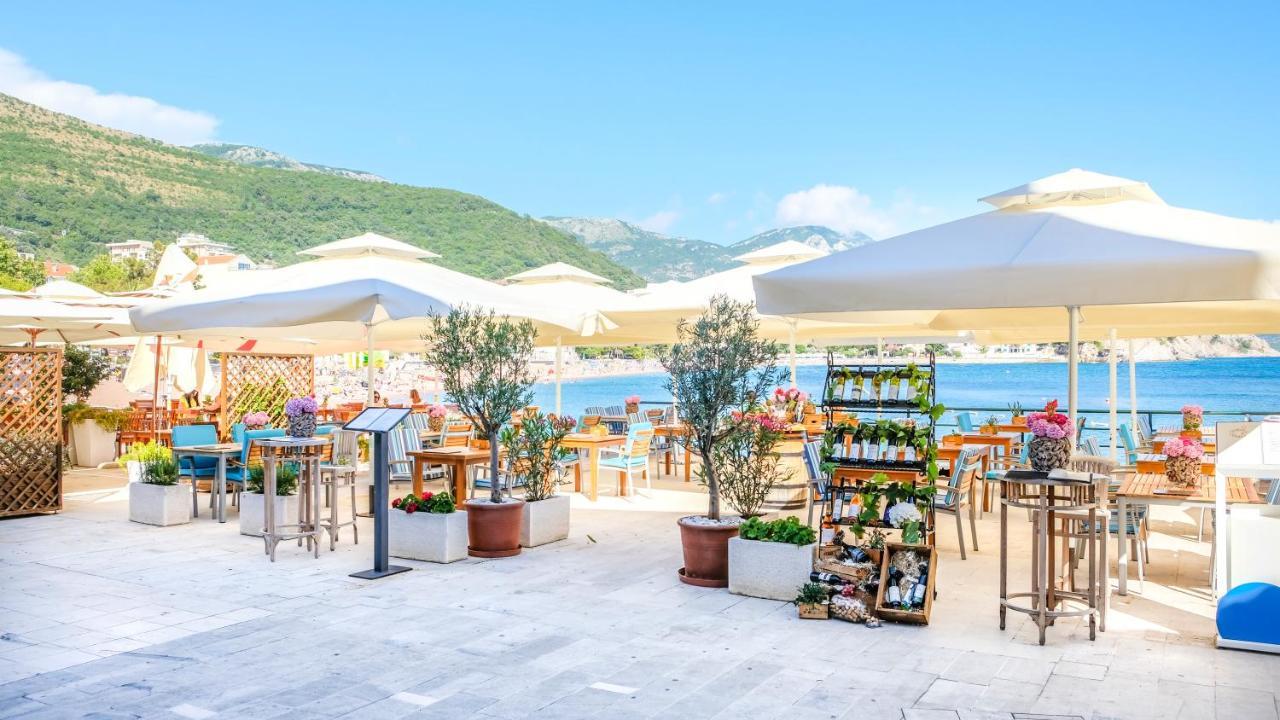 Apartments First Line Petrovac Bagian luar foto