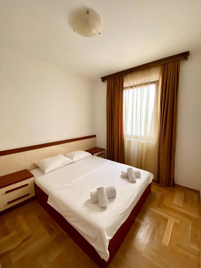 Apartments First Line Petrovac Bagian luar foto