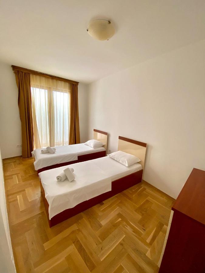 Apartments First Line Petrovac Bagian luar foto