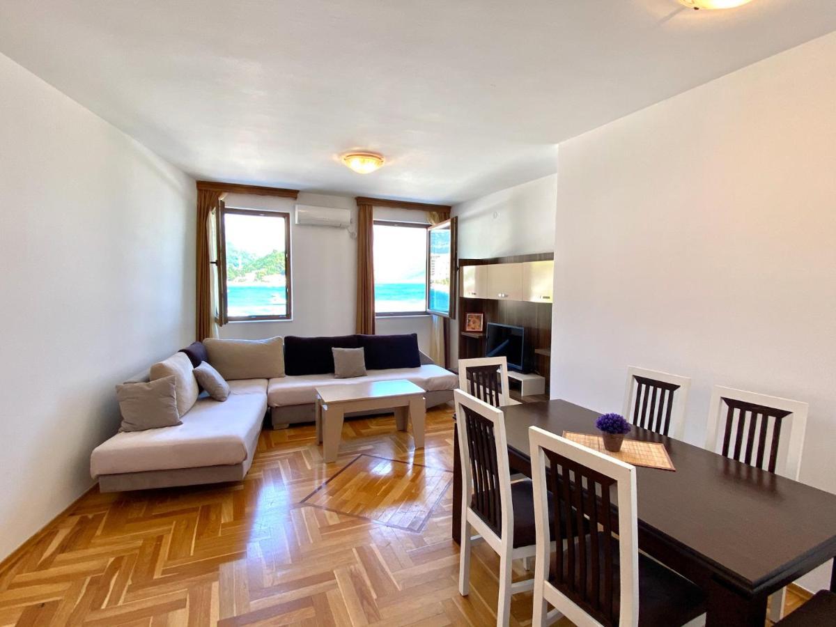 Apartments First Line Petrovac Bagian luar foto