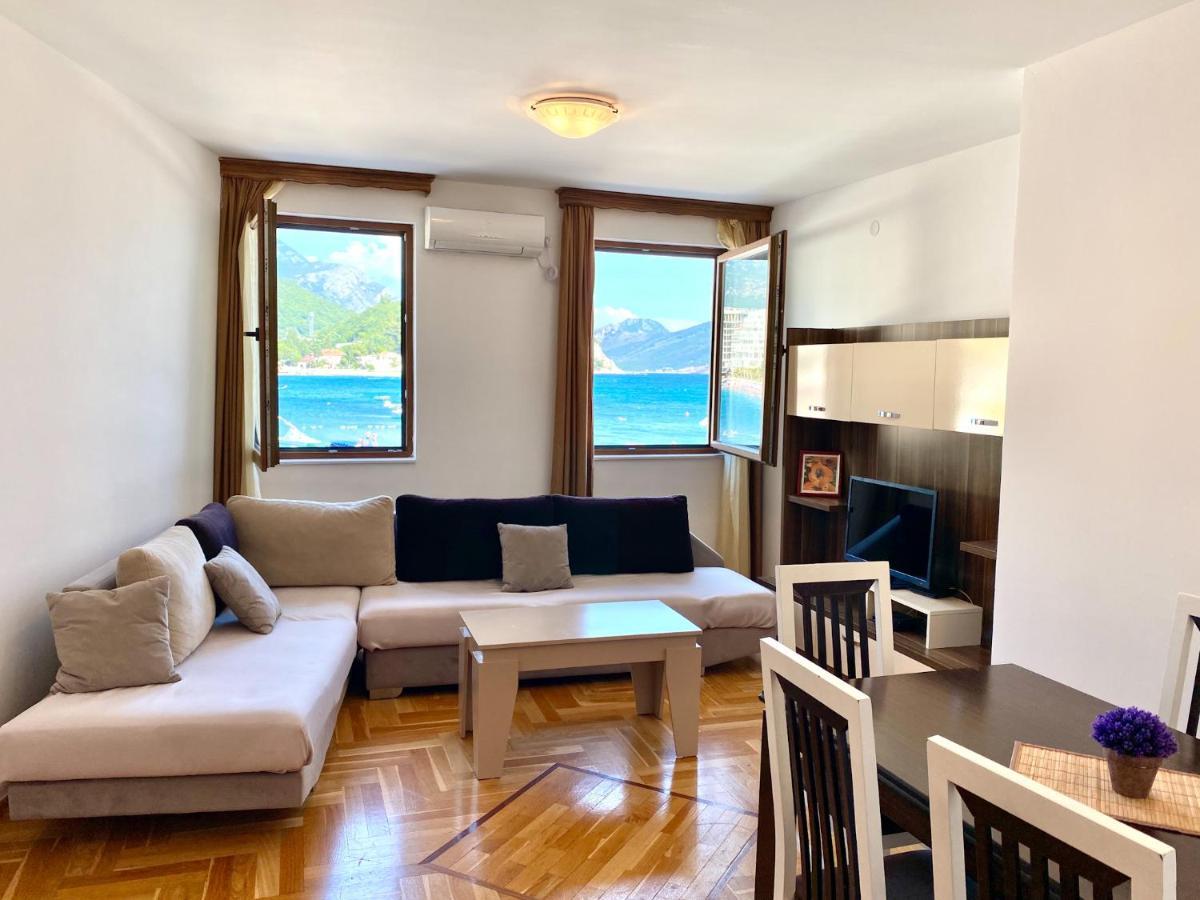 Apartments First Line Petrovac Bagian luar foto