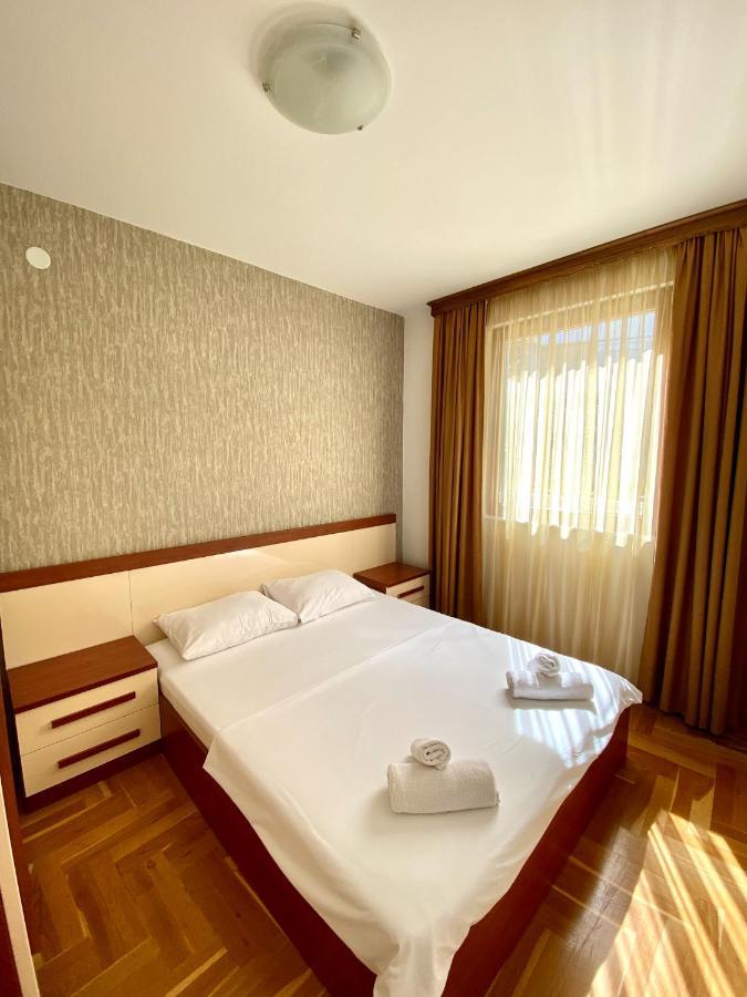 Apartments First Line Petrovac Bagian luar foto