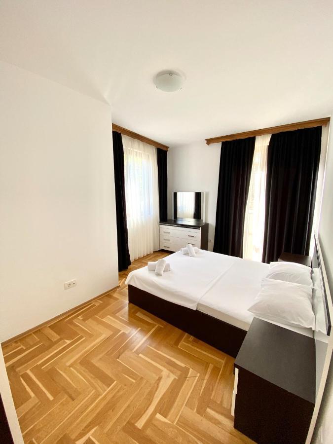 Apartments First Line Petrovac Bagian luar foto