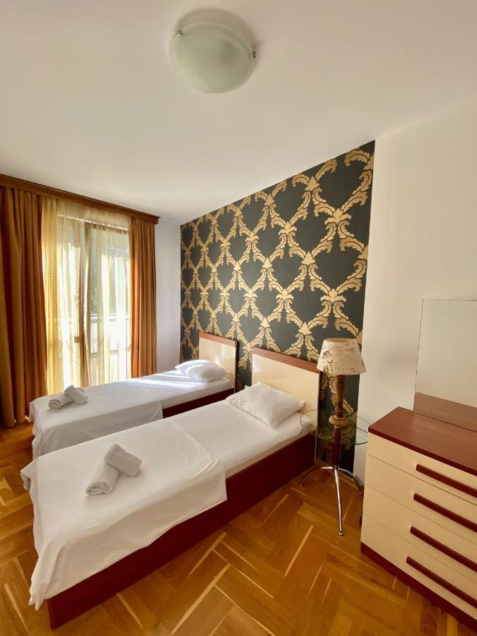 Apartments First Line Petrovac Bagian luar foto