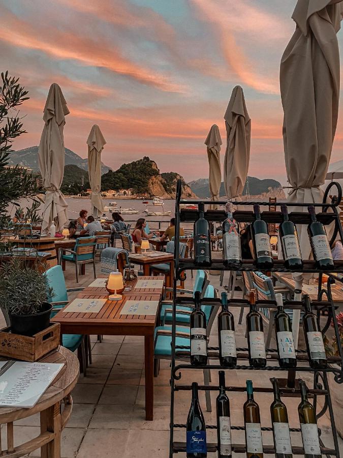 Apartments First Line Petrovac Bagian luar foto