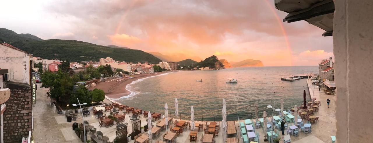 Apartments First Line Petrovac Bagian luar foto